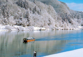 肘折観光舟下り